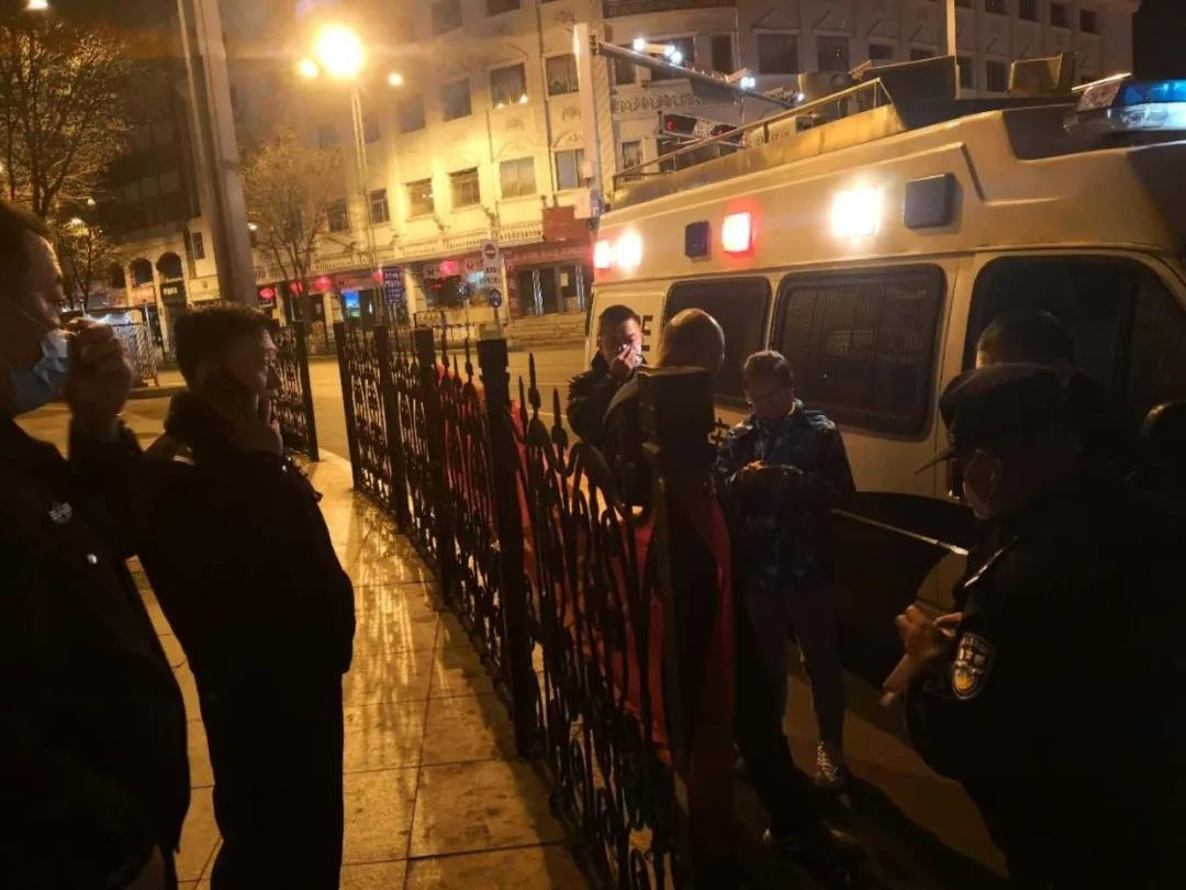  战疫情 警民一家亲 -----吕梁市公安局民警彻夜找回负气离家出走的少女