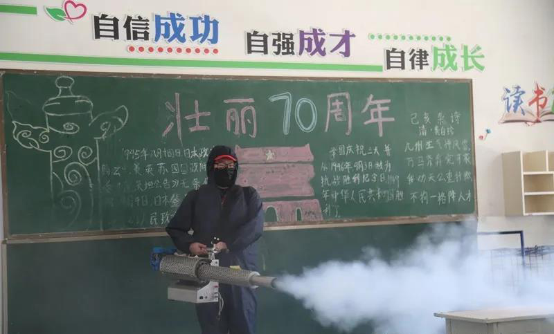 临汾市社区志愿者协会“疫情防控消杀先锋队”在行动