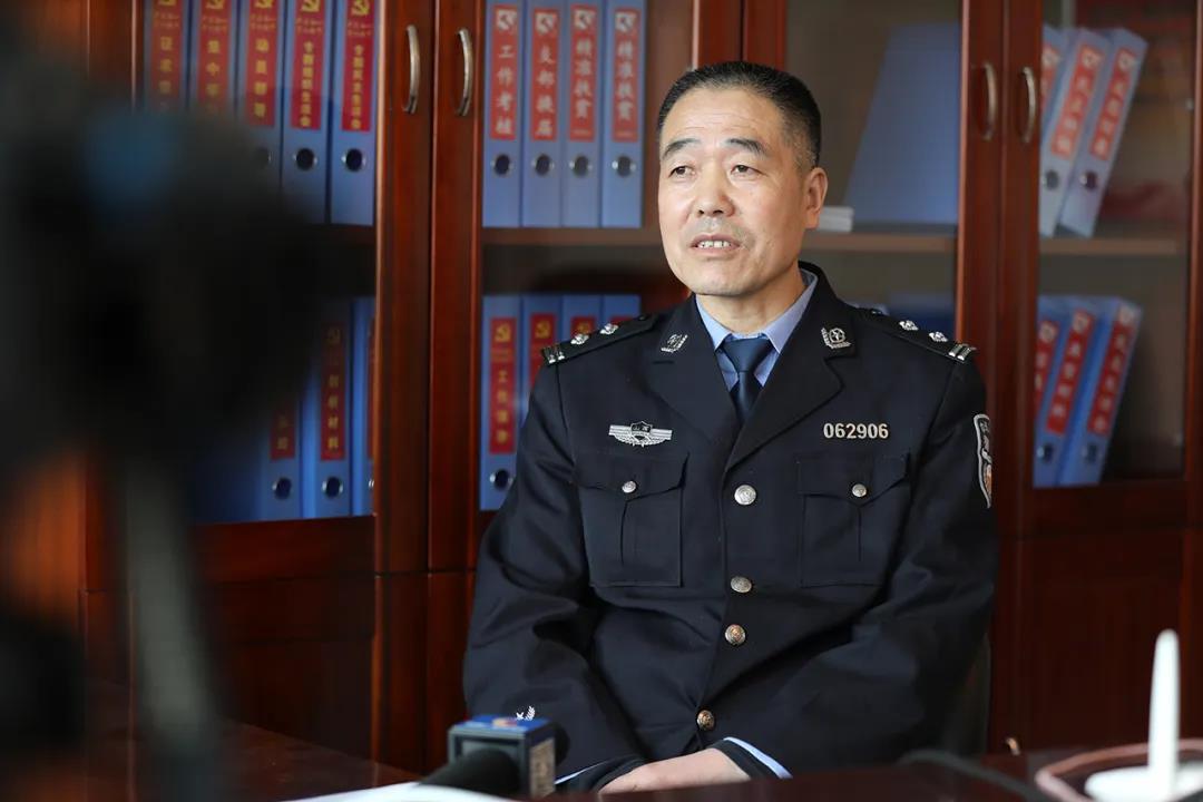 【警察故事】泪目！确诊直肠癌后，岚县刑警赵志鹏决定这样做……