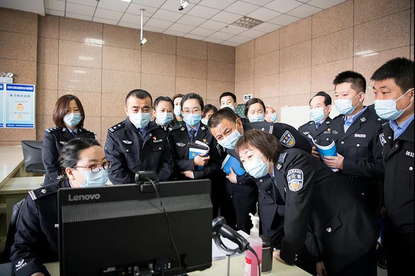 “线上一网通 线下一门办”吕梁公安打通服务群众“***后一公里”